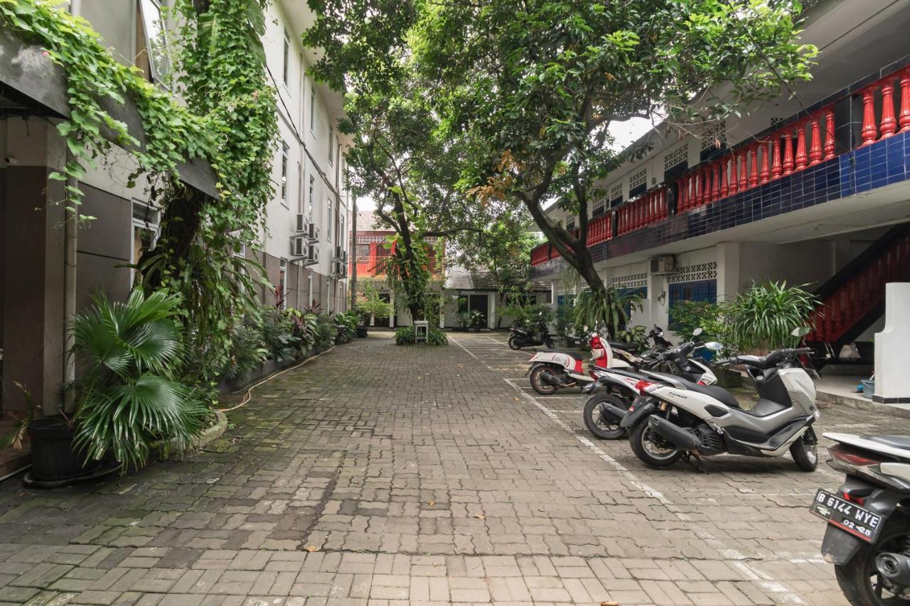 Urbanview Hotel Minongga Pondok Labu By Reddoorz Джакарта Экстерьер фото